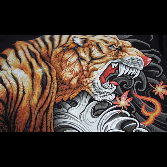 ROCK CHANG T-SHIRT TWO TIGERS
T-shirt. Glows in the dark. Size large - Picture 3 of 8